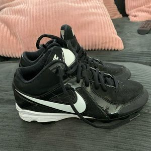 Girls Indoor Soccer Cleats: NIKE